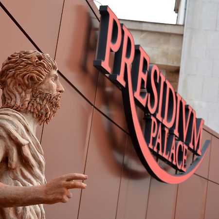 Hotel Presidivm Palace Lovecs Kültér fotó