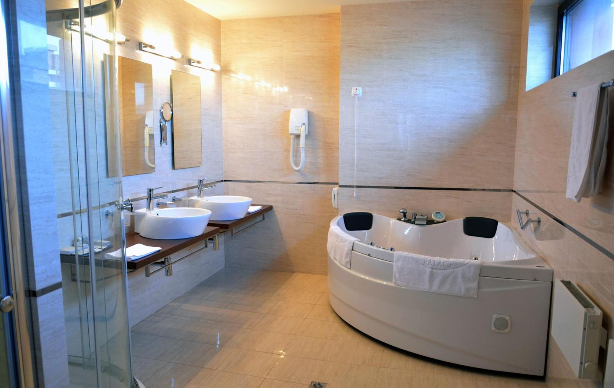 Hotel Presidivm Palace Lovecs Kültér fotó