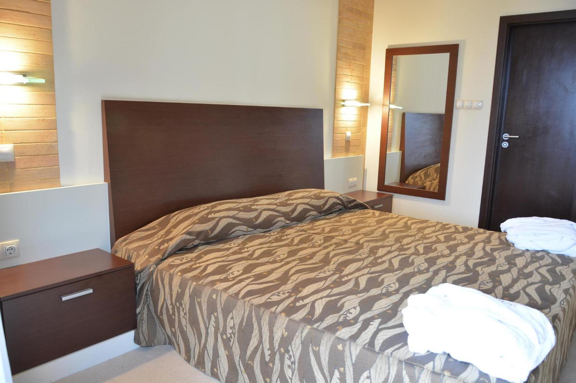 Hotel Presidivm Palace Lovecs Kültér fotó