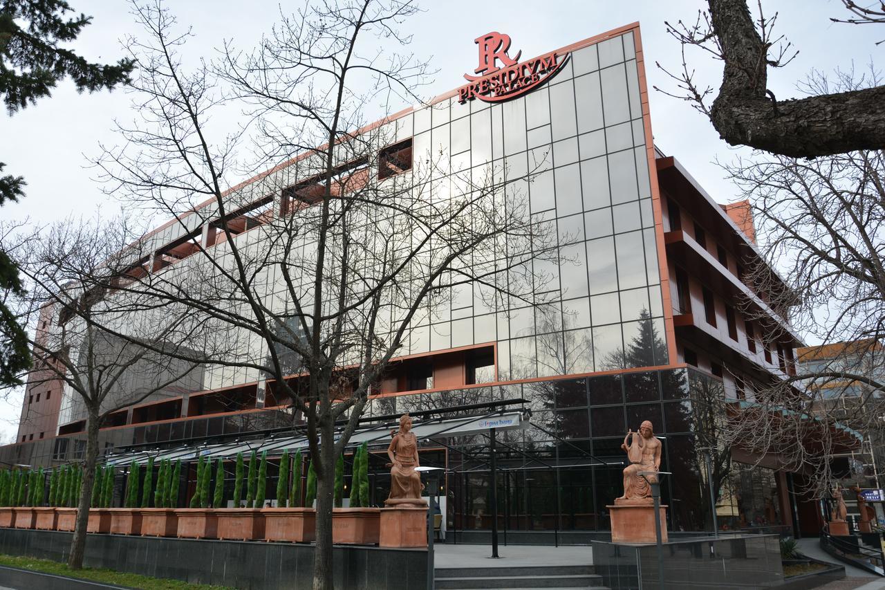 Hotel Presidivm Palace Lovecs Kültér fotó