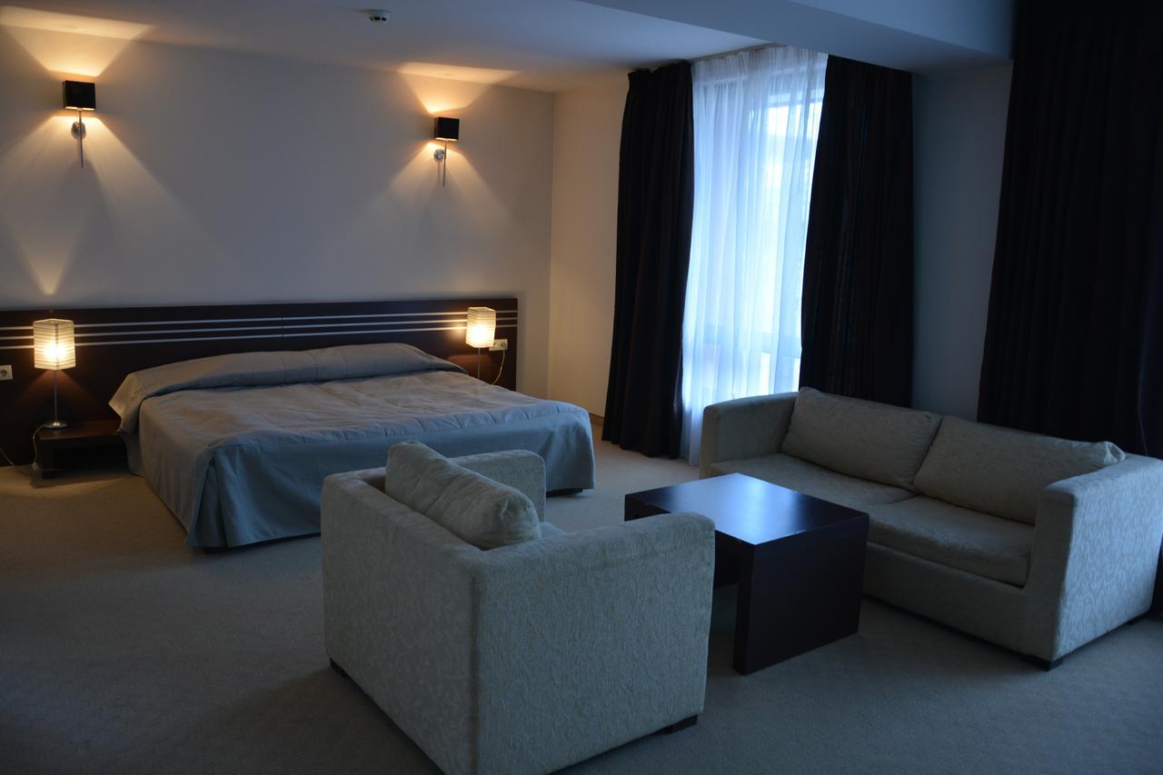 Hotel Presidivm Palace Lovecs Kültér fotó
