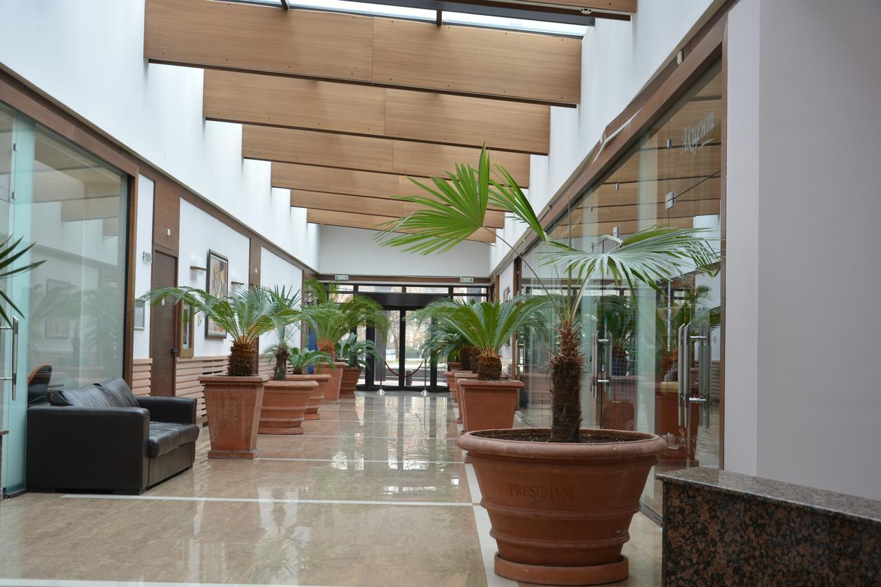 Hotel Presidivm Palace Lovecs Kültér fotó