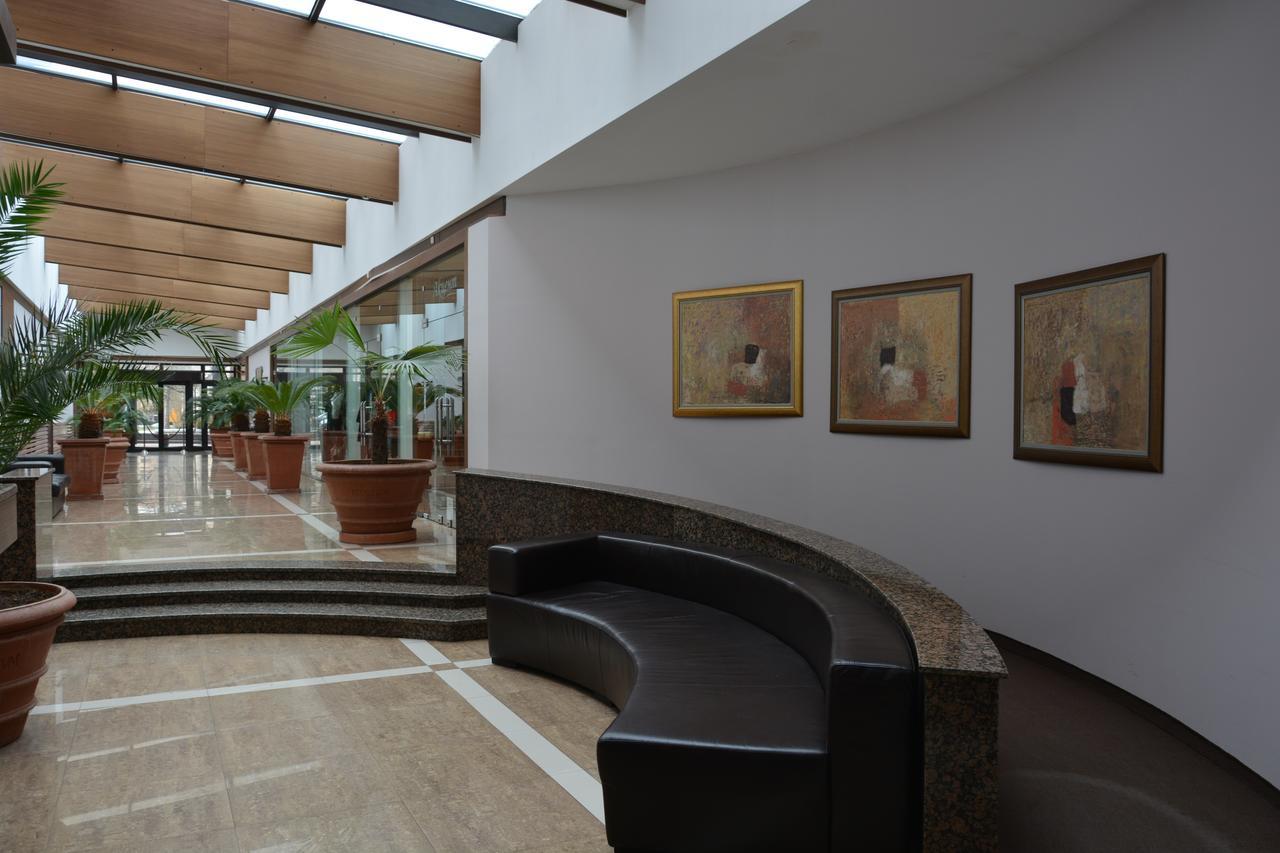 Hotel Presidivm Palace Lovecs Kültér fotó