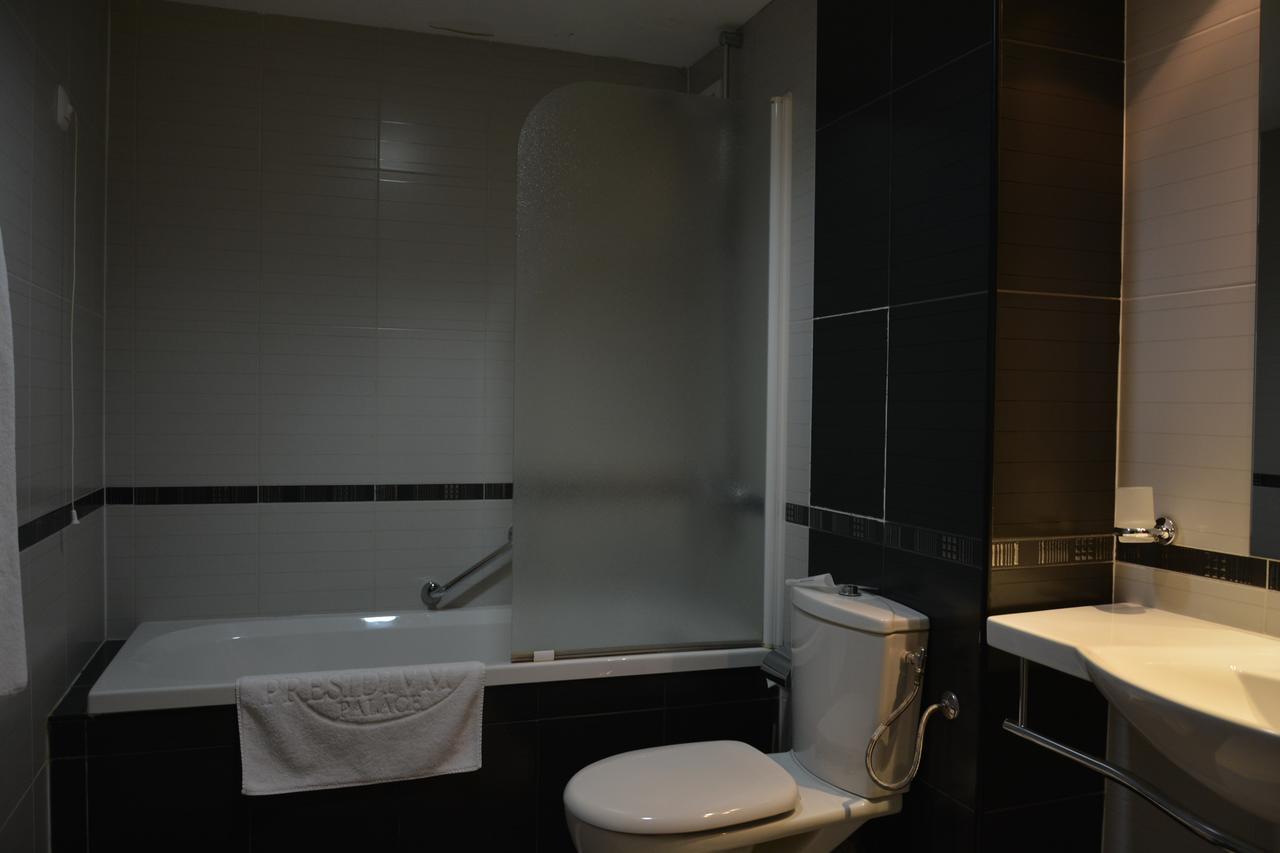 Hotel Presidivm Palace Lovecs Kültér fotó